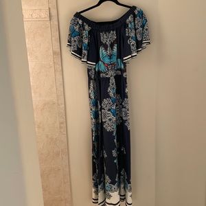 Gorgeous Farm Rio linen off the shoulder maxi dress!